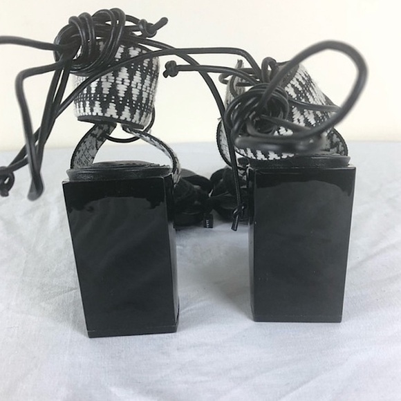 ZARA B & W Aztec Print Tie Block Heels women size 8 - Picture 4 of 8